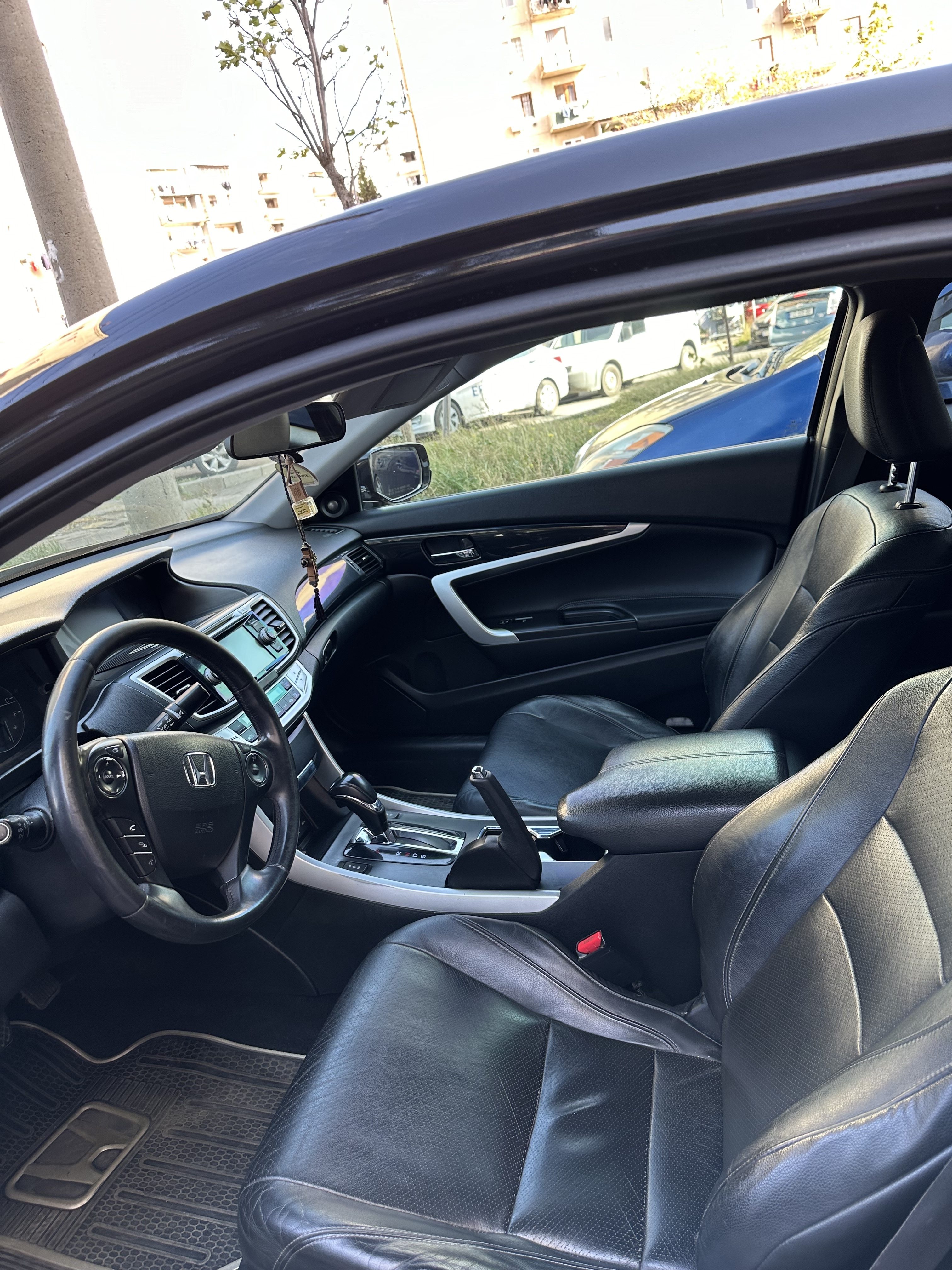 Honda Accord 2013 — photo 2