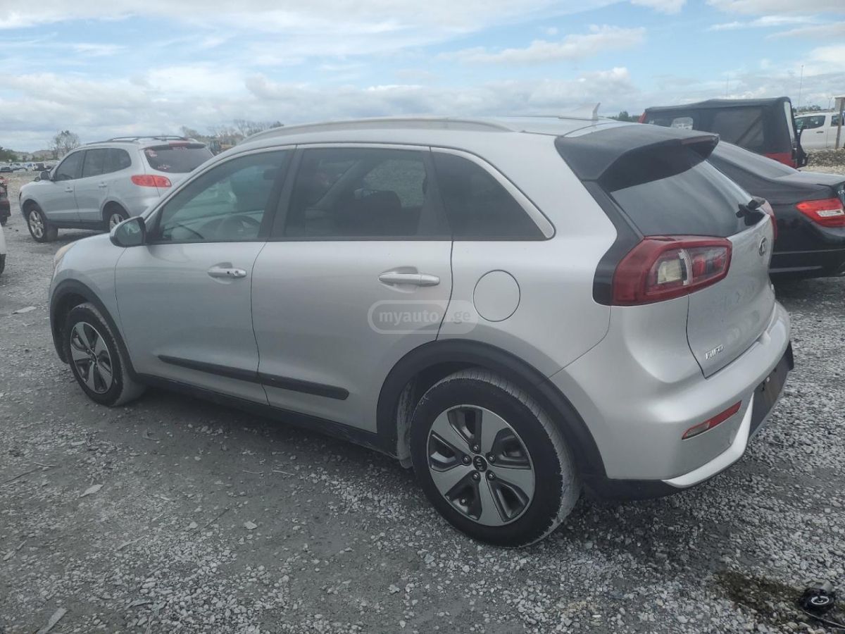 Kia Niro 2019 — photo 2