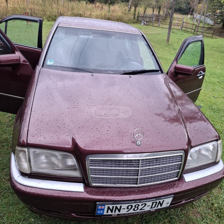 Mercedes-Benz C 180