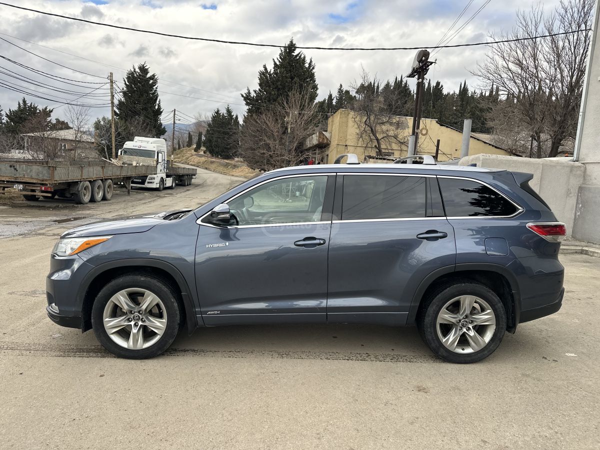 Toyota Highlander 2016 — photo 2