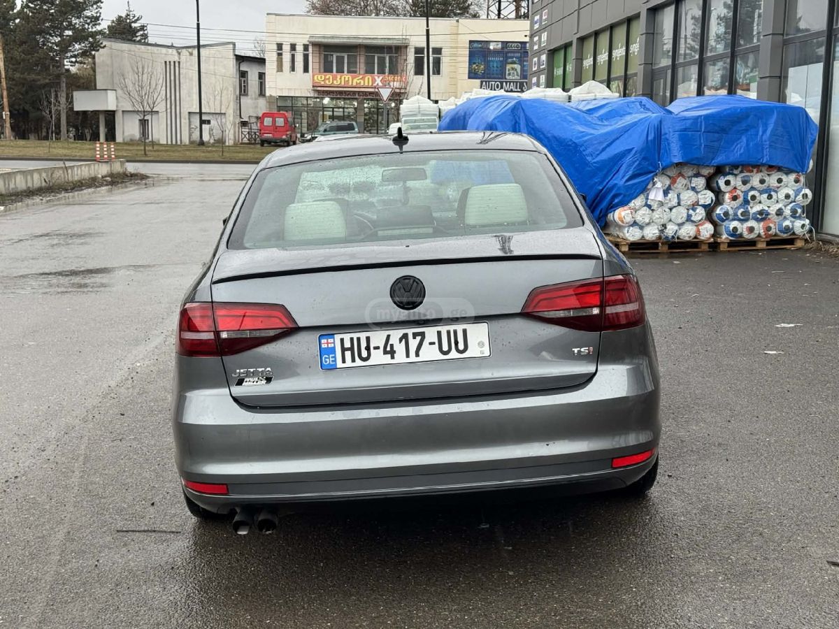 Volkswagen Jetta 2016 — photo 2