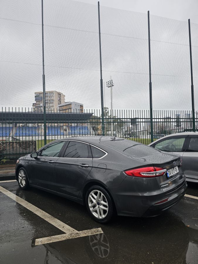 Ford Fusion 2019 — photo 2