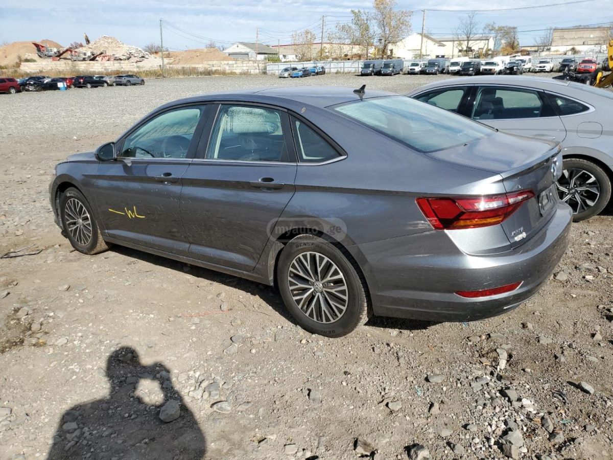 Volkswagen Jetta 2019 — photo 2