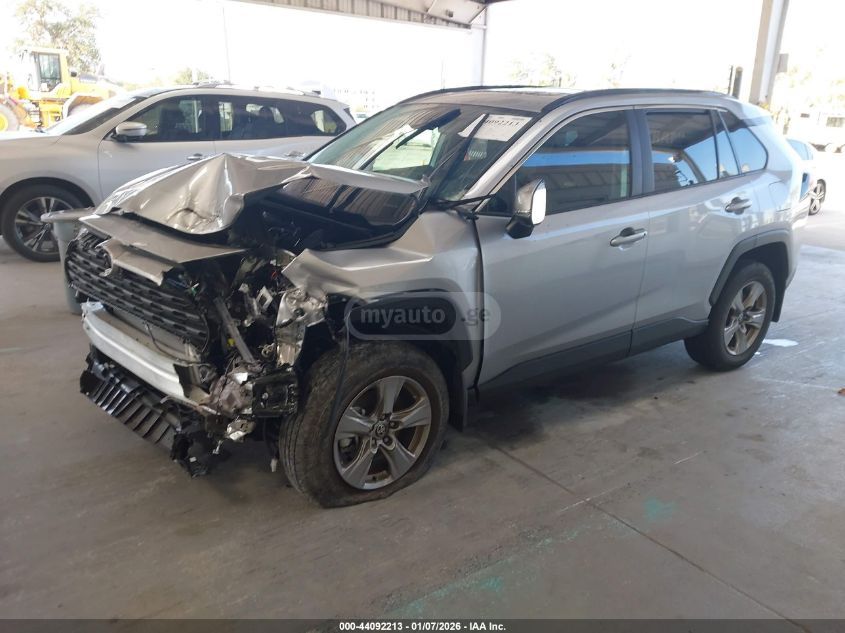 Toyota RAV4 2025 — photo 2