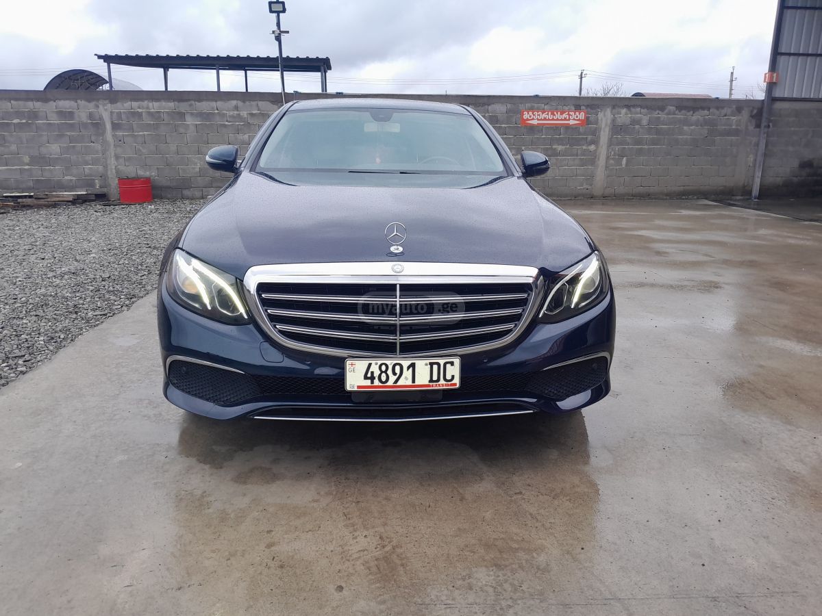 Mercedes-Benz E 300 2016 — photo 2