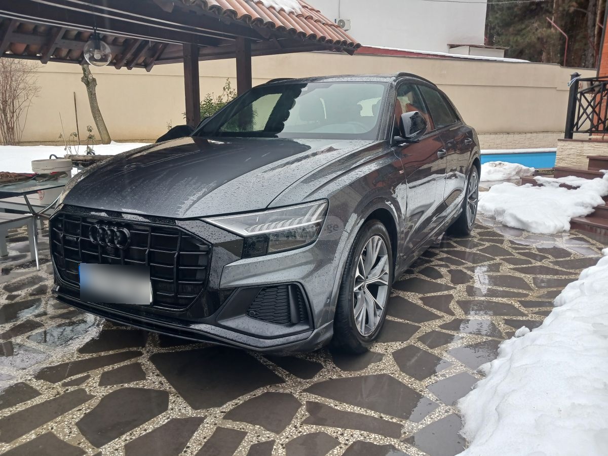 Audi Q8 2023 — photo 2