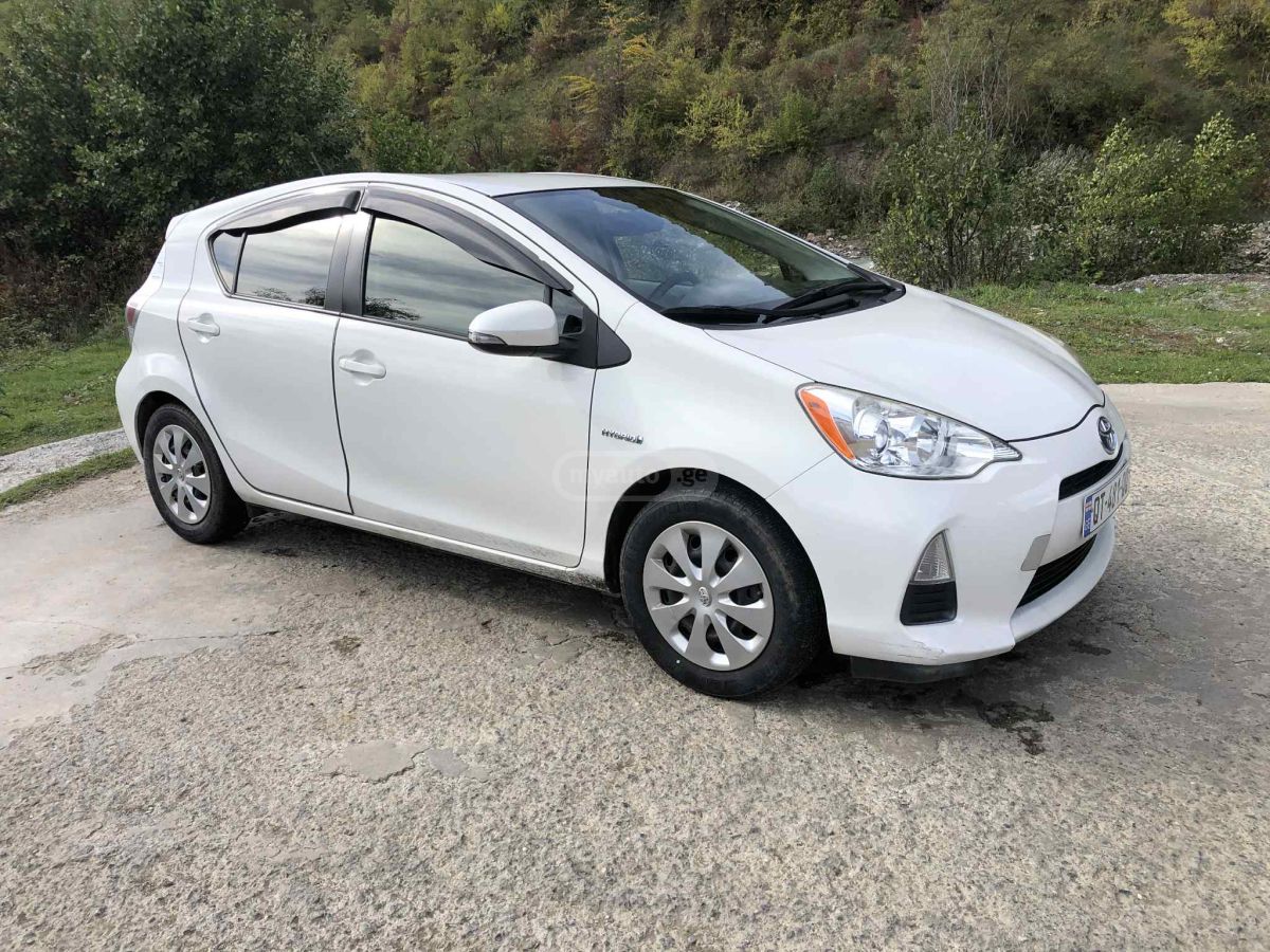 Toyota Prius C
