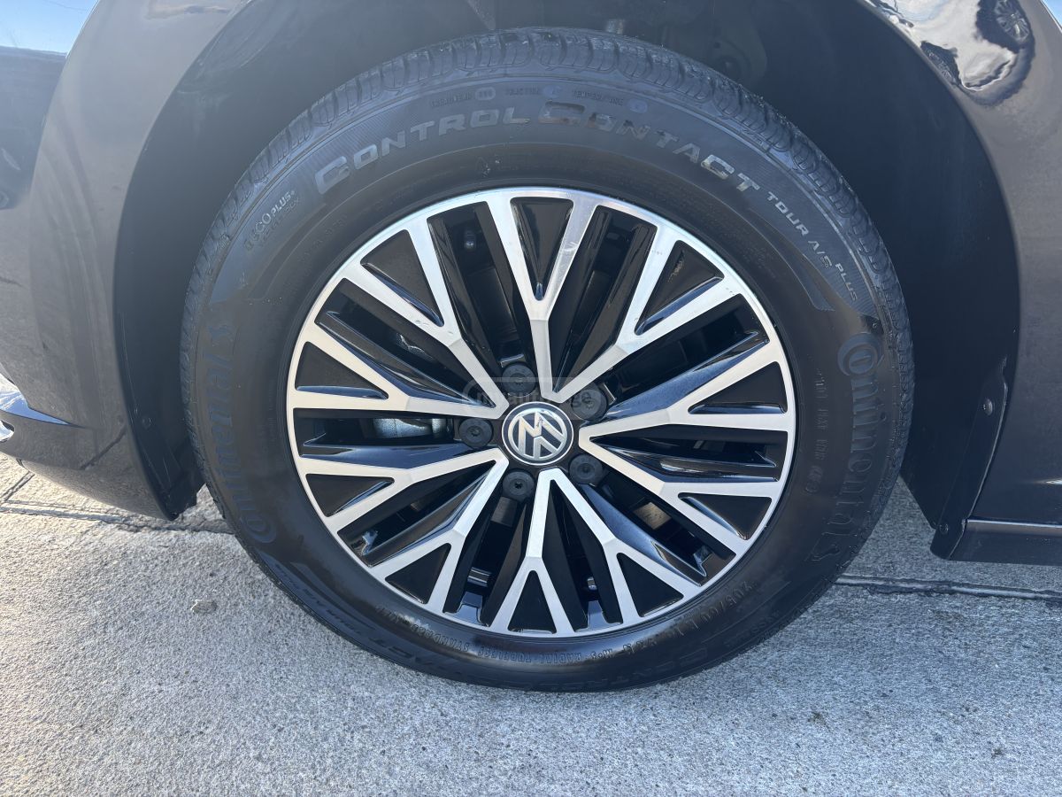 Volkswagen Jetta 2021 — photo 2