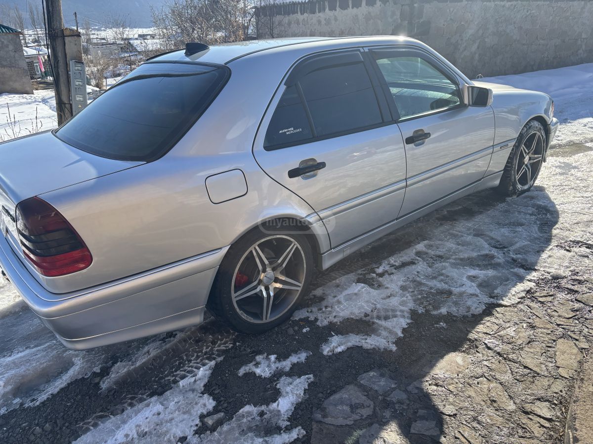 Mercedes-Benz C 280