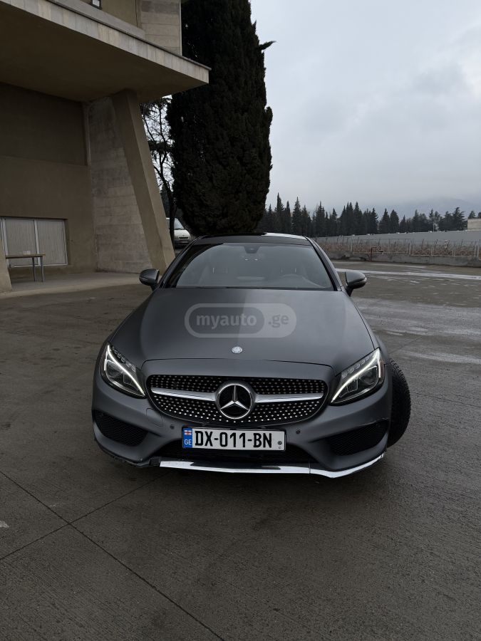 Mercedes-Benz C 300 2017 — photo 2