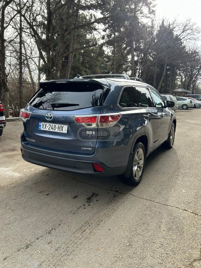 Toyota Highlander 2016 — photo 2