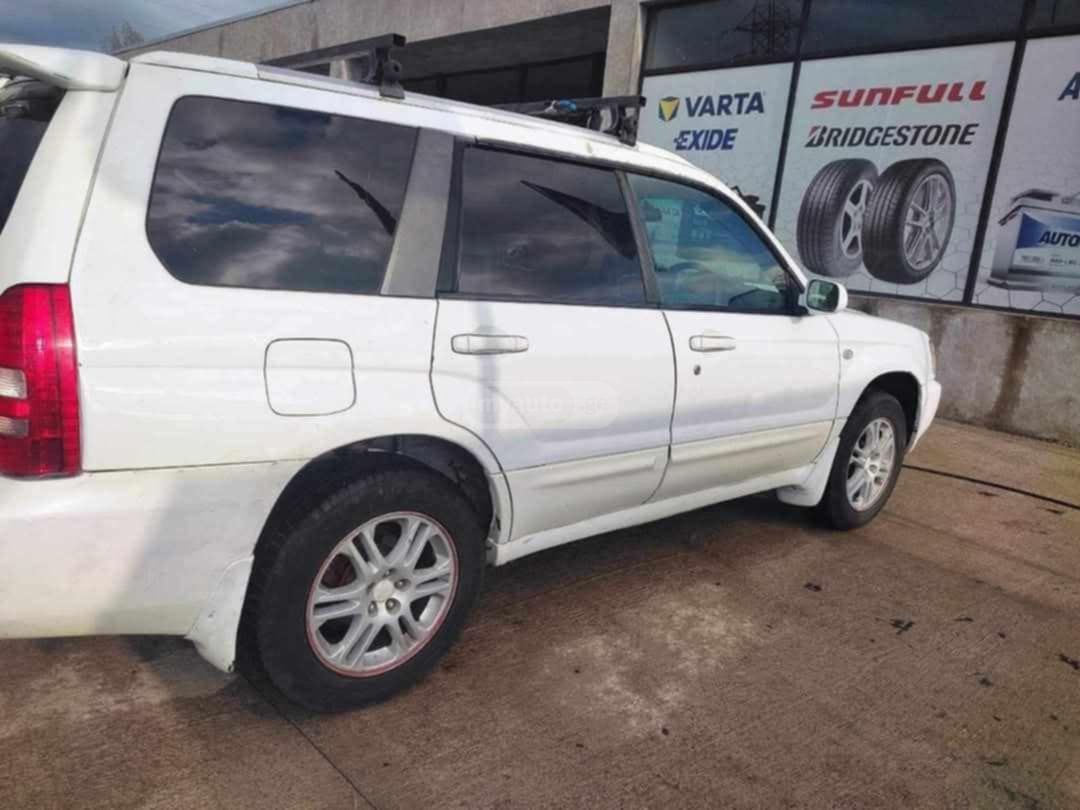 Subaru Forester 2002 — photo 2