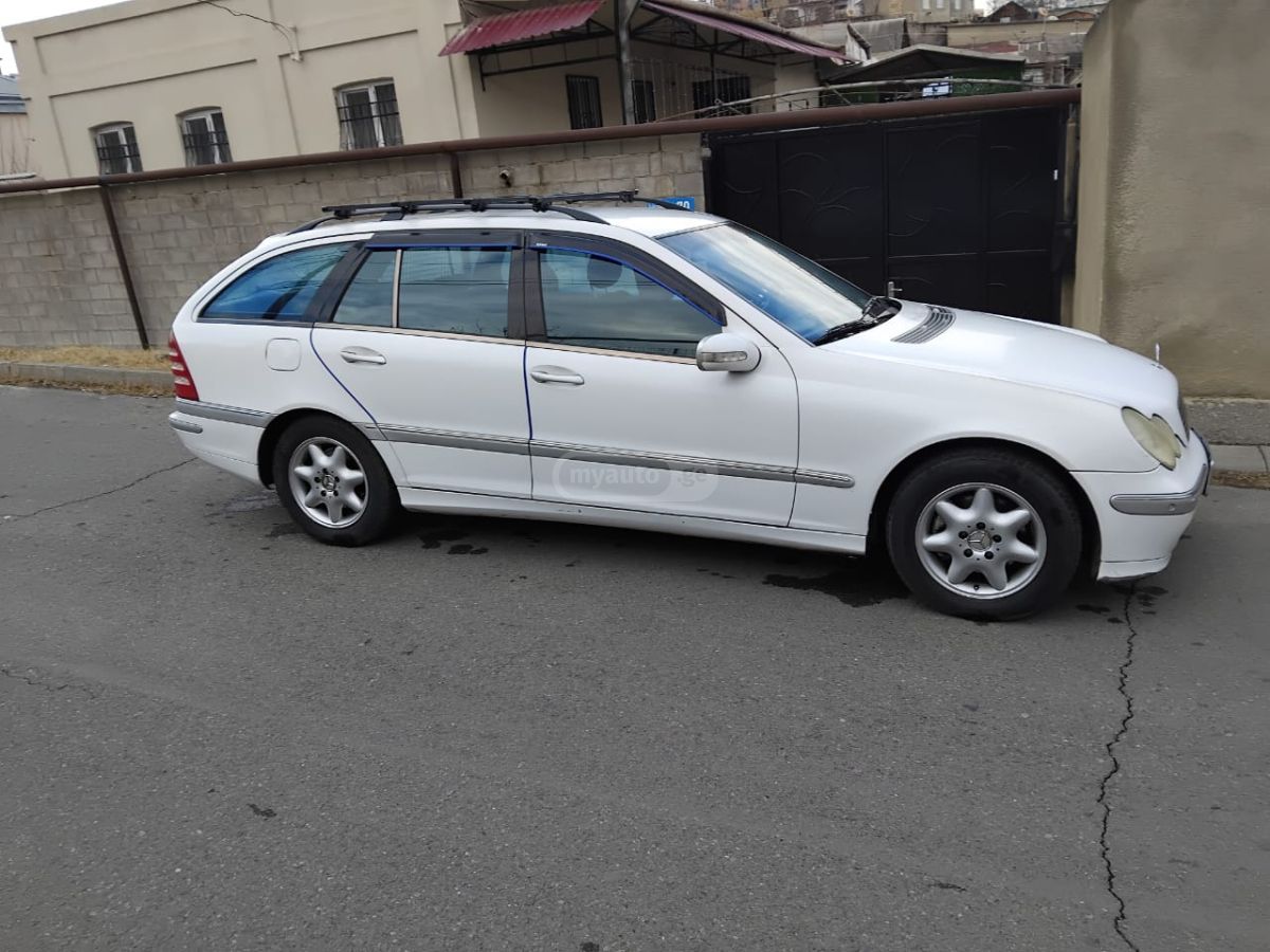 Mercedes-Benz C 200 2002 — photo 2