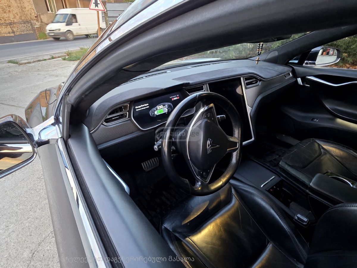 Tesla Model S 2015 — photo 2
