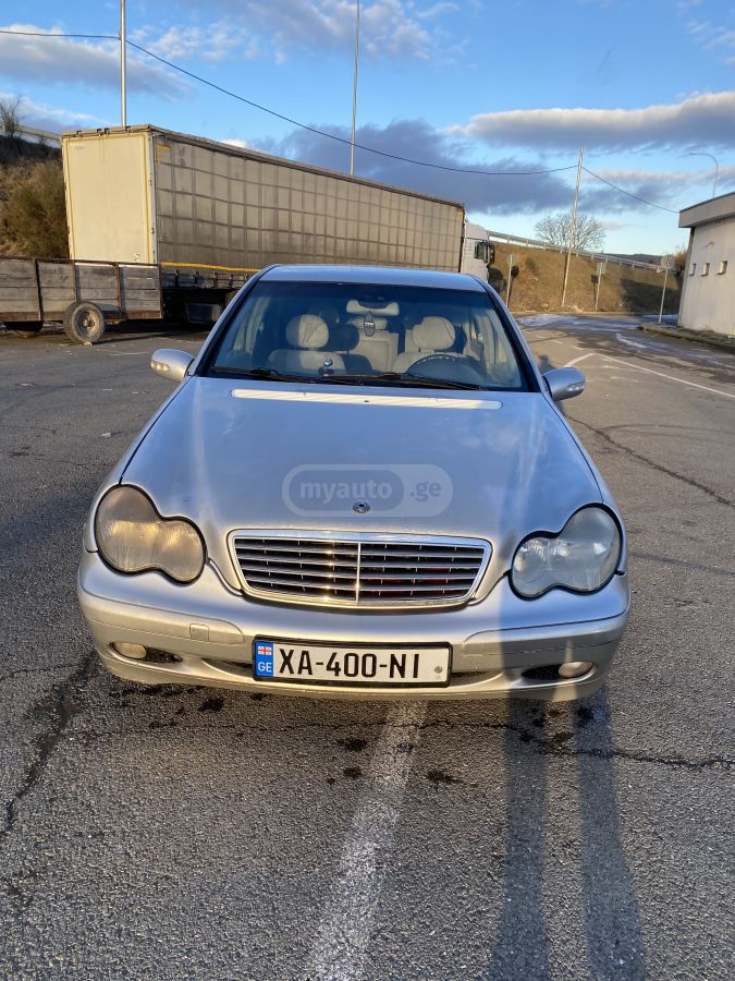 Mercedes-Benz C 180