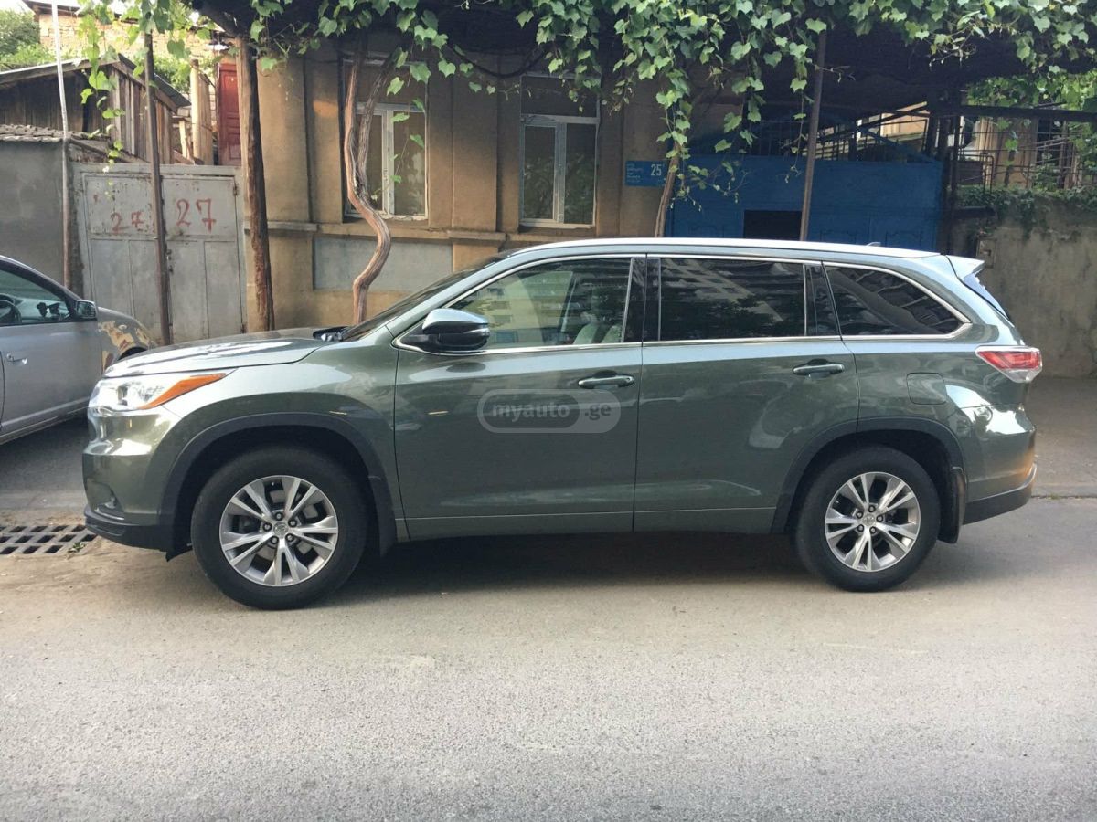 Toyota Highlander 2015 — photo 2