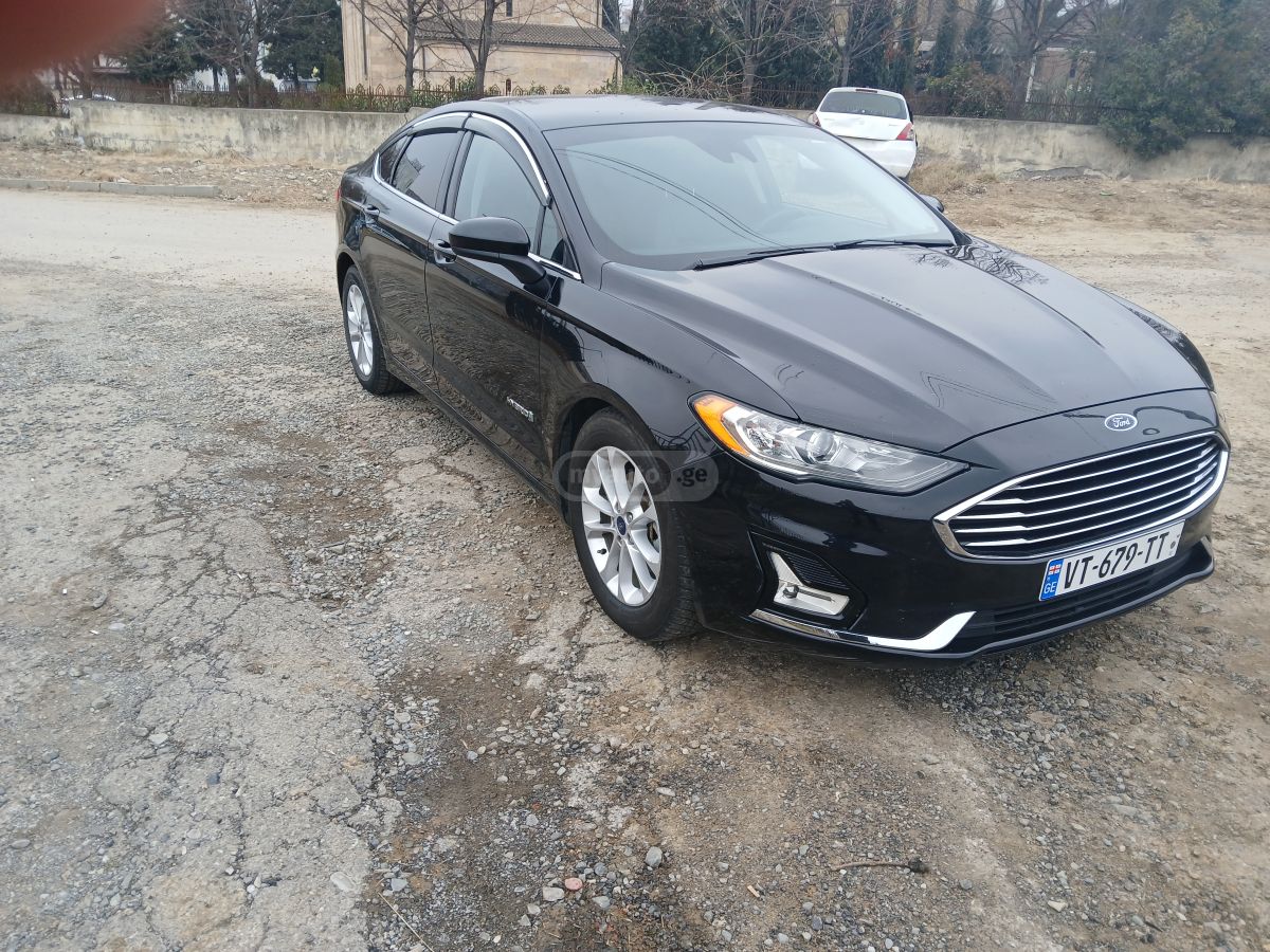 Ford Fusion 2018 — photo 2