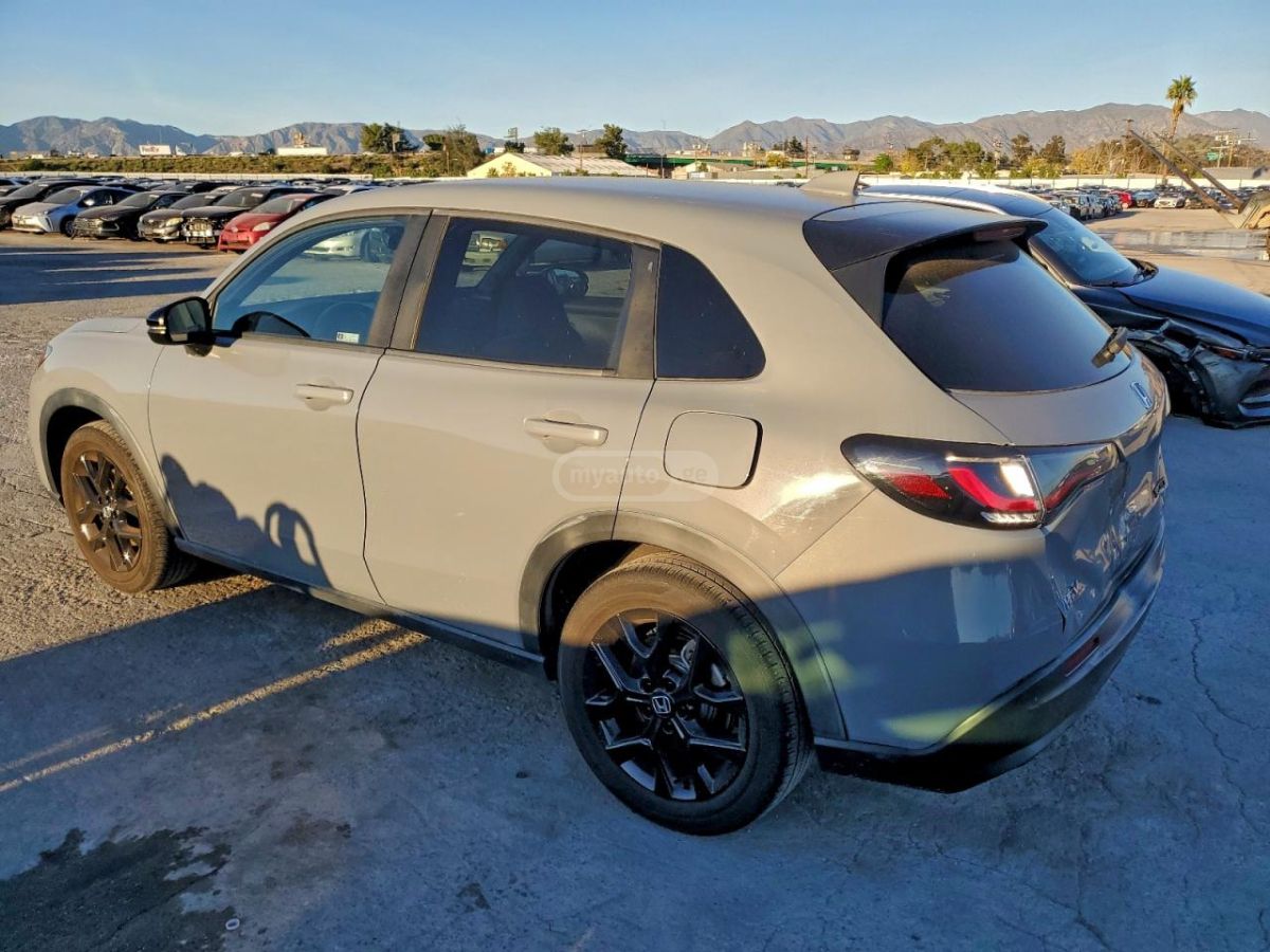Honda HR-V 2023 — photo 2