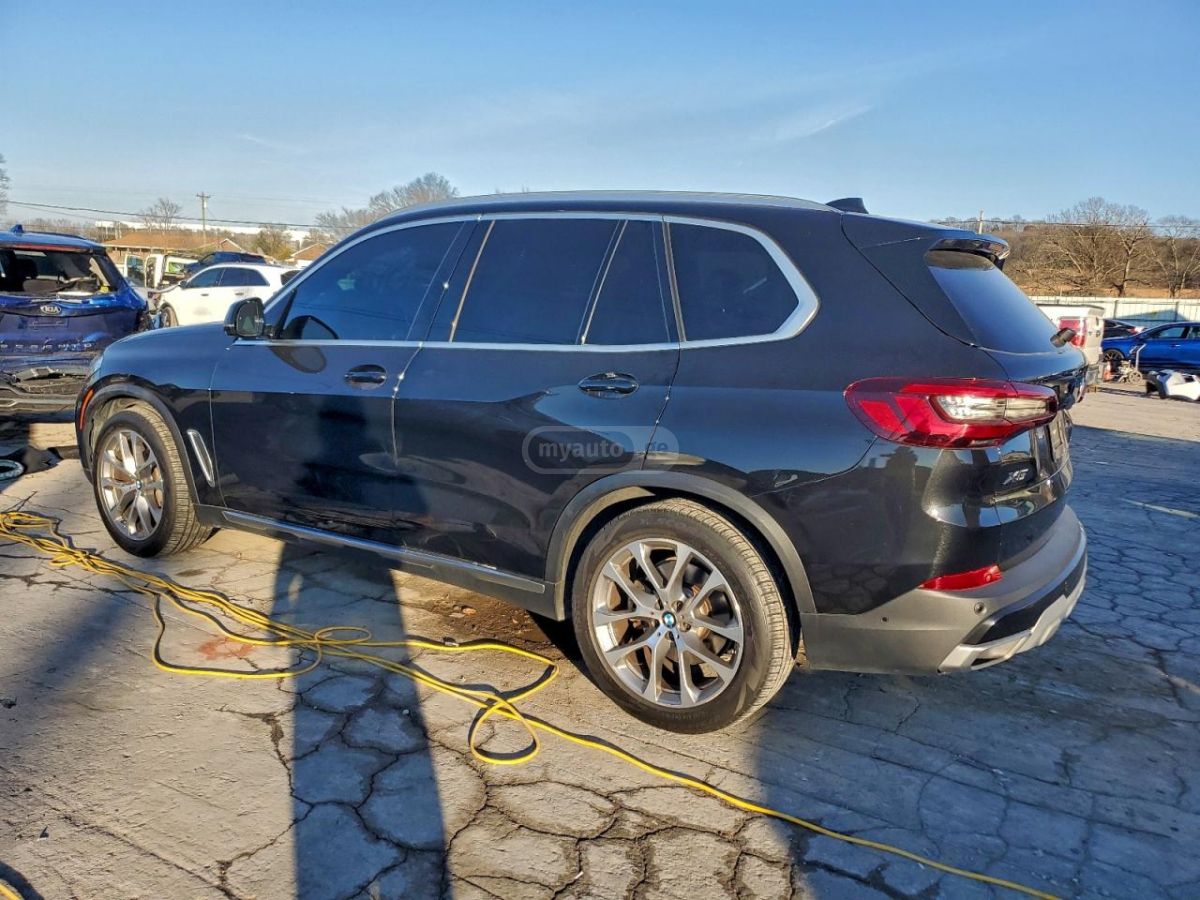 BMW X5 2022 — photo 2