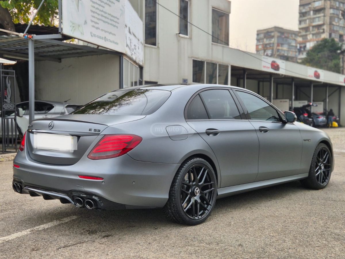 Mercedes-Benz E53 AMG