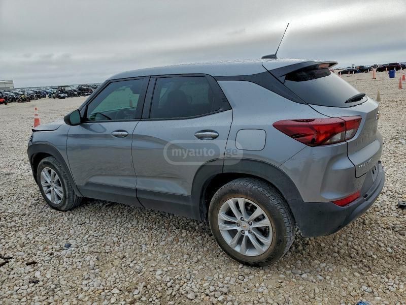 Chevrolet Trailblazer 2023 — photo 2