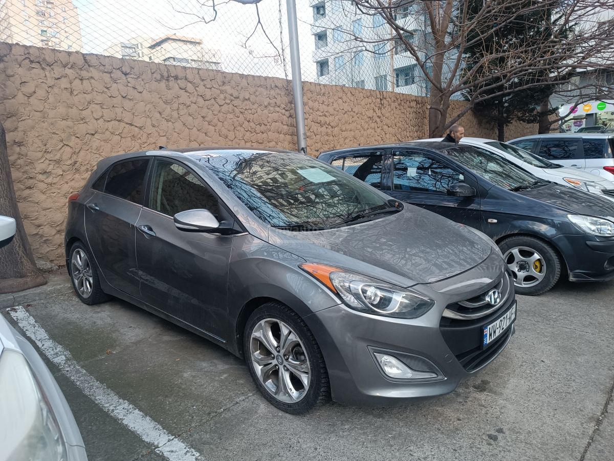 Hyundai Elantra GT 2013 — photo 2