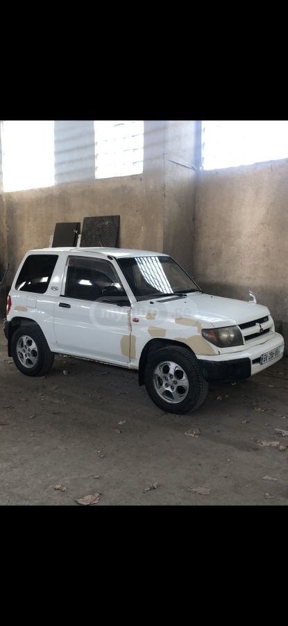 Mitsubishi Pajero IO