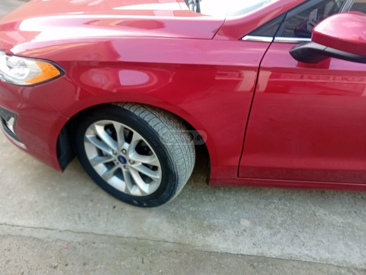 Ford Fusion 2019 — photo 2