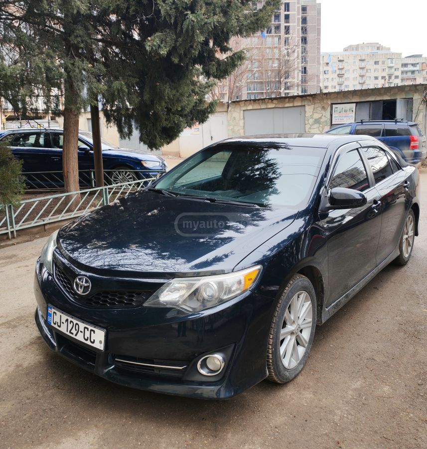 Toyota Camry 2013 — photo 2