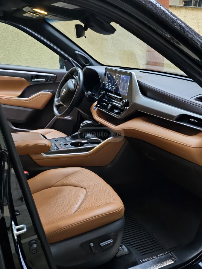 Toyota Highlander 2020 — photo 2
