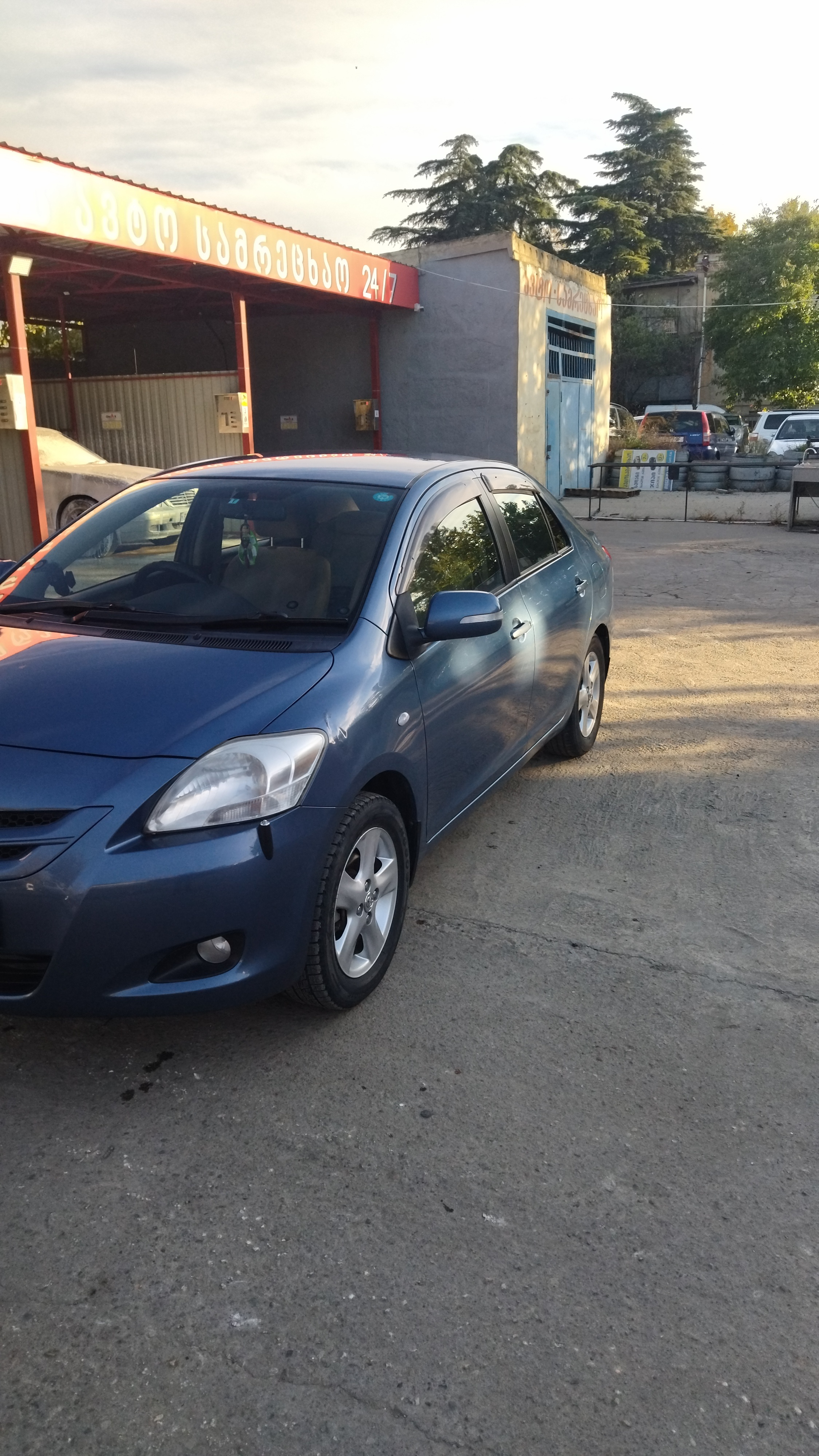 Toyota Belta 2006 — photo 2