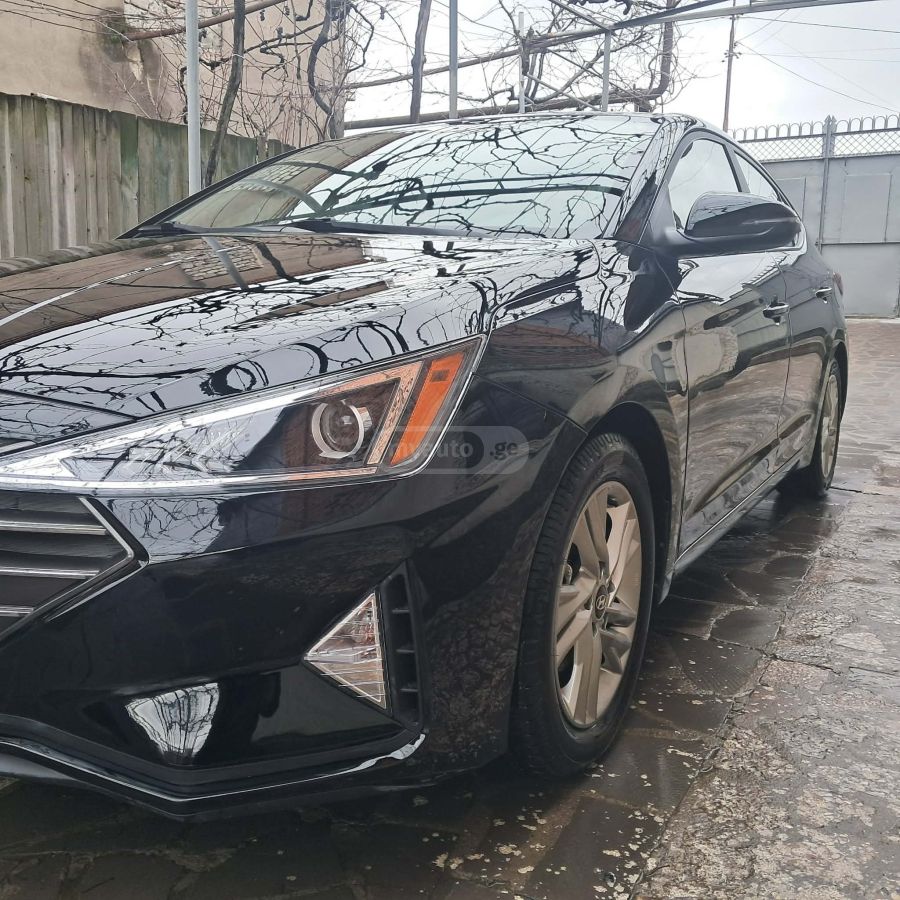 Hyundai Elantra 2018 — photo 2