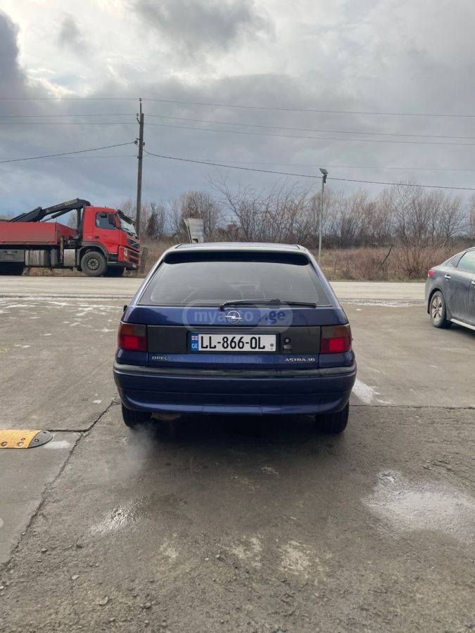 Opel Astra 1997 — photo 2