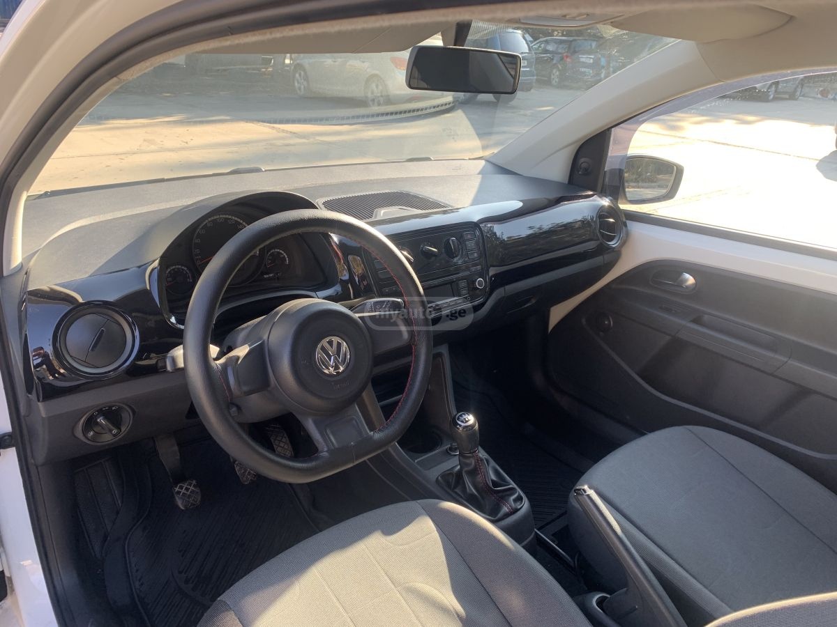 Volkswagen Up 2013 — photo 2