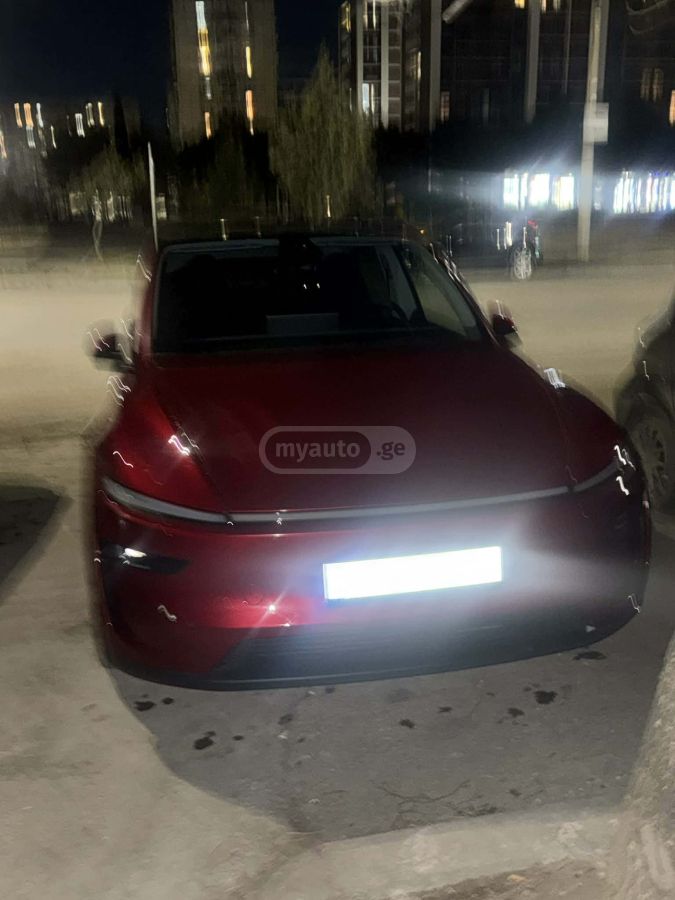 Tesla Model Y 2026 — photo 2