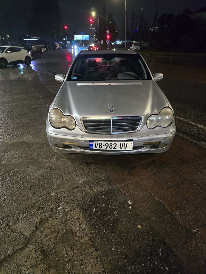 Mercedes-Benz C 200