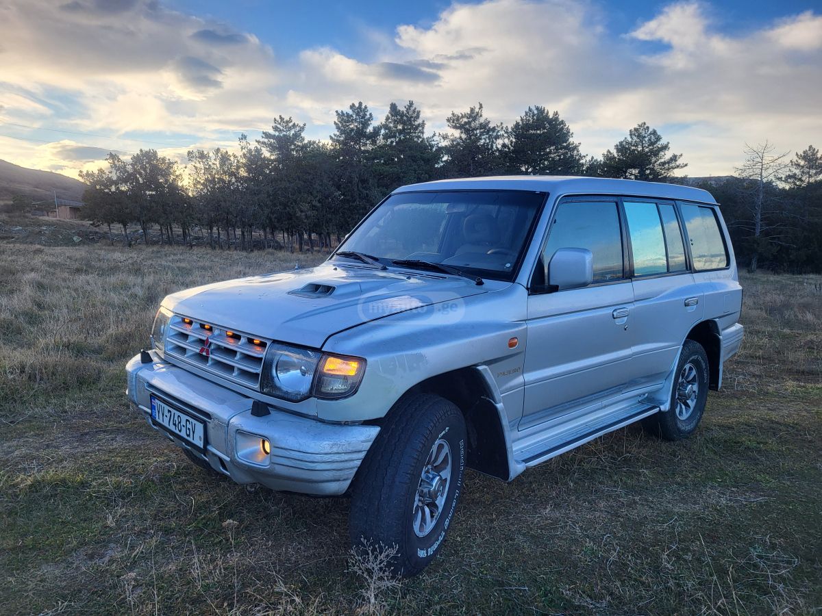 Mitsubishi Pajero 1998 — photo 2
