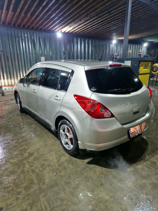 Nissan Tiida