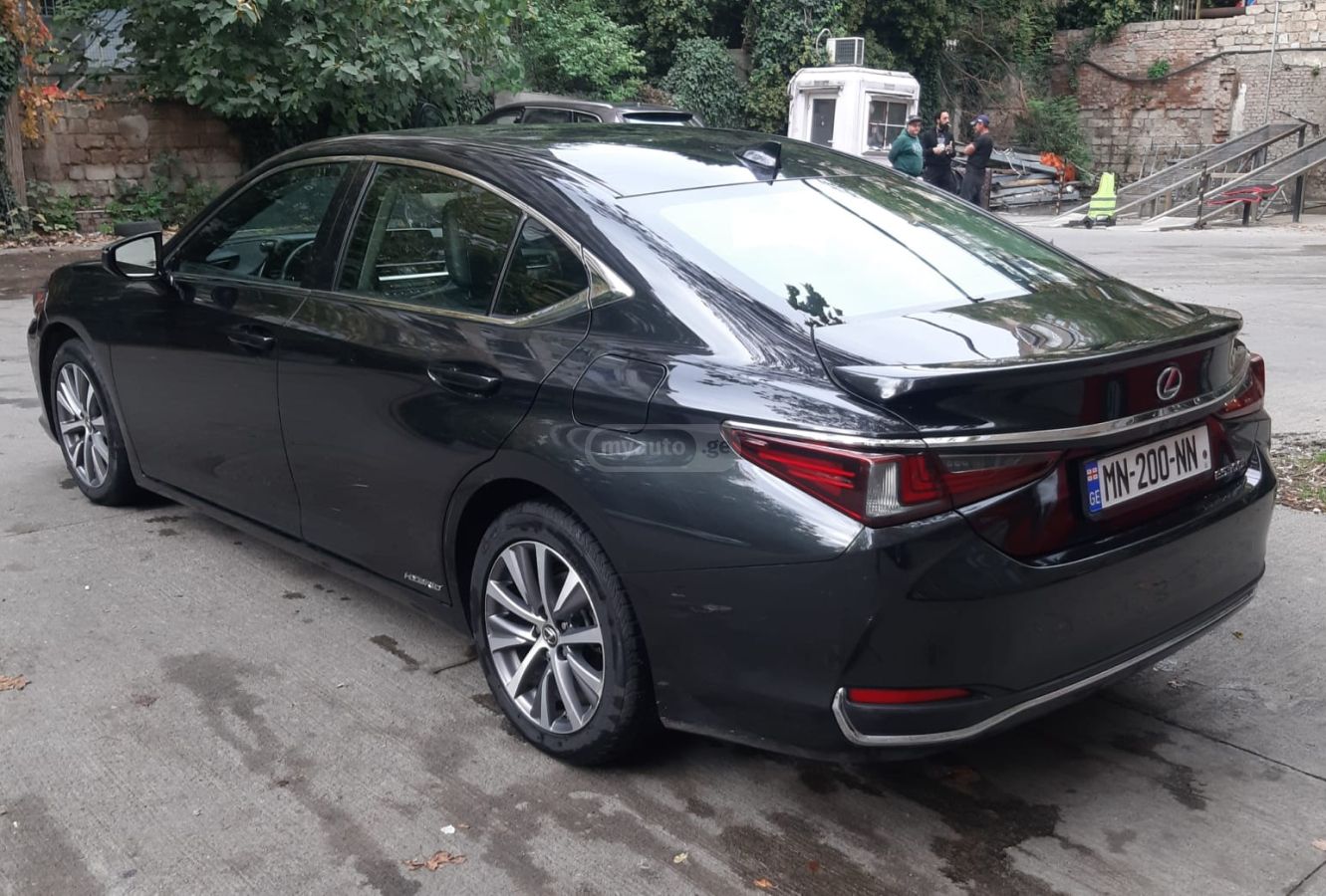 Lexus ES 300 2021 — photo 2