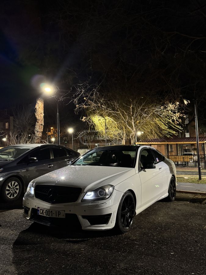 Mercedes-Benz C 350 2012 — photo 2