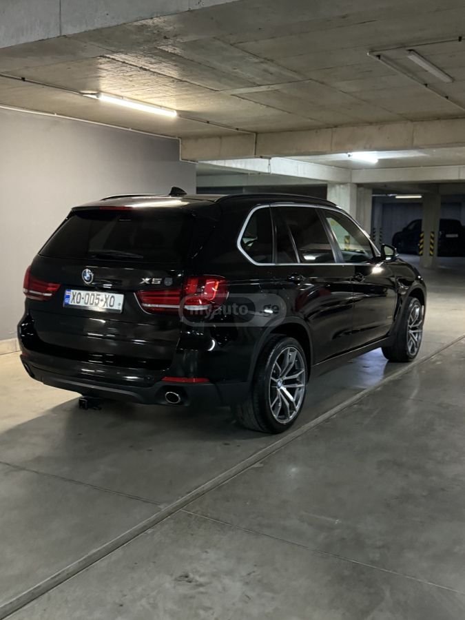 BMW X5 2015 — photo 2