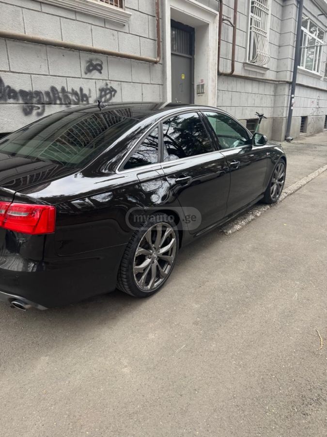 Audi A6 2012 — photo 2