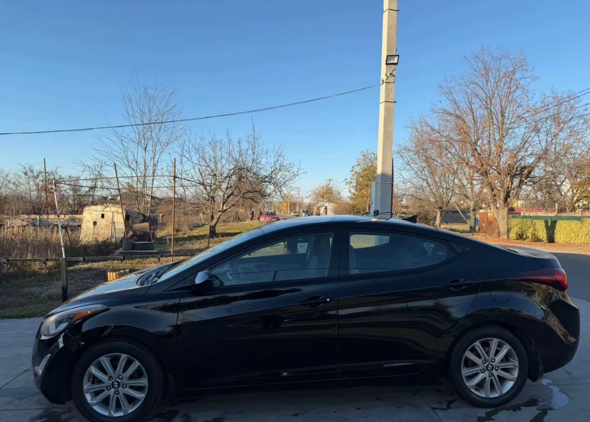 Hyundai Elantra 2014 — photo 2