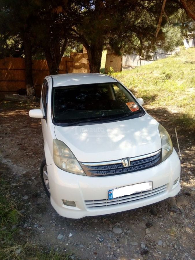Toyota Isis