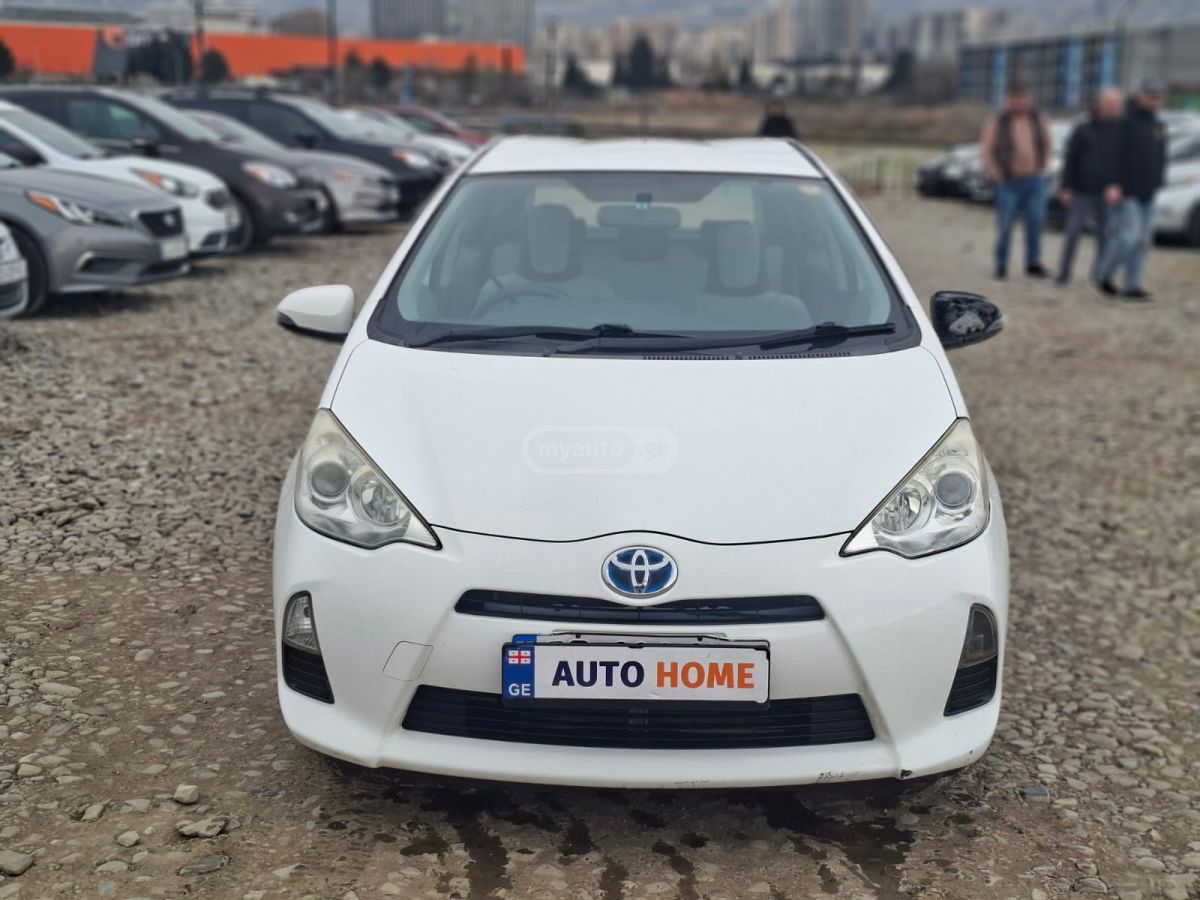 Toyota Aqua 2013 — photo 2