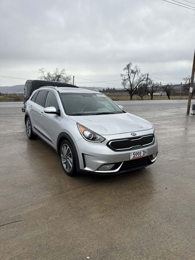 Kia Niro 2017 — photo 2