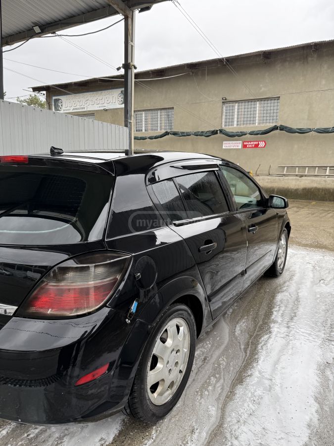 Opel Astra 2008 — photo 2
