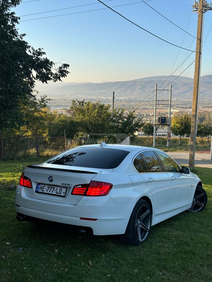 BMW 528 2012 — photo 2