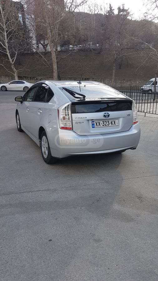Toyota Prius 2010 — photo 2