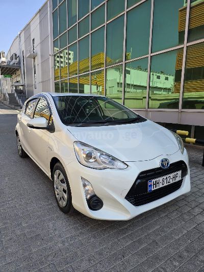 Toyota Aqua 2015 — photo 2